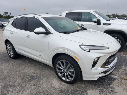 Used 2025 Buick Encore GX Avenir w/ Avenir Technology Package image 16