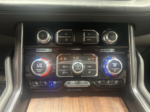 Certified 2023 GMC Yukon Denali Ultimate AWD/4WD image 11