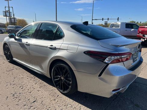 Used 2021 Toyota Camry XSE image 6