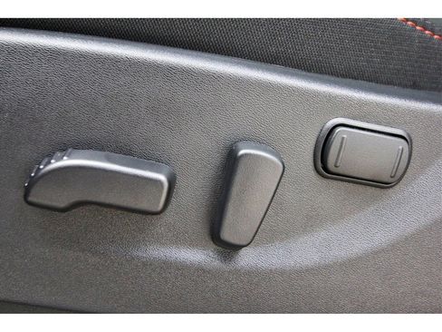 Used 2025 Nissan Frontier Pro-X image 20