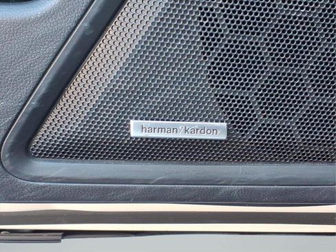 Used 2020 Subaru Outback Touring w/ Popular Package #2 image 19