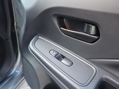 Used 2025 Nissan Versa S w/ Trunk Package image 37