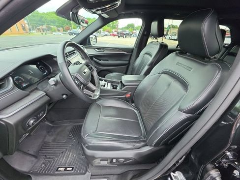Used 2022 Jeep Grand Cherokee Overland AWD/4WD image 13