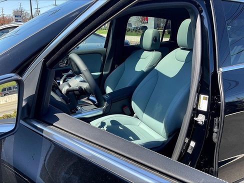 New 2026 Mercedes-Benz GLA 250 4MATIC image 9
