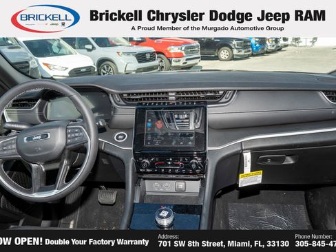 New 2025 Jeep Grand Cherokee Laredo X w/ Luxury Tech Group I image 21