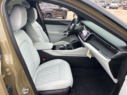 New 2026 Jeep Cherokee Overland w/ Advanced Pro Tech Group image 19