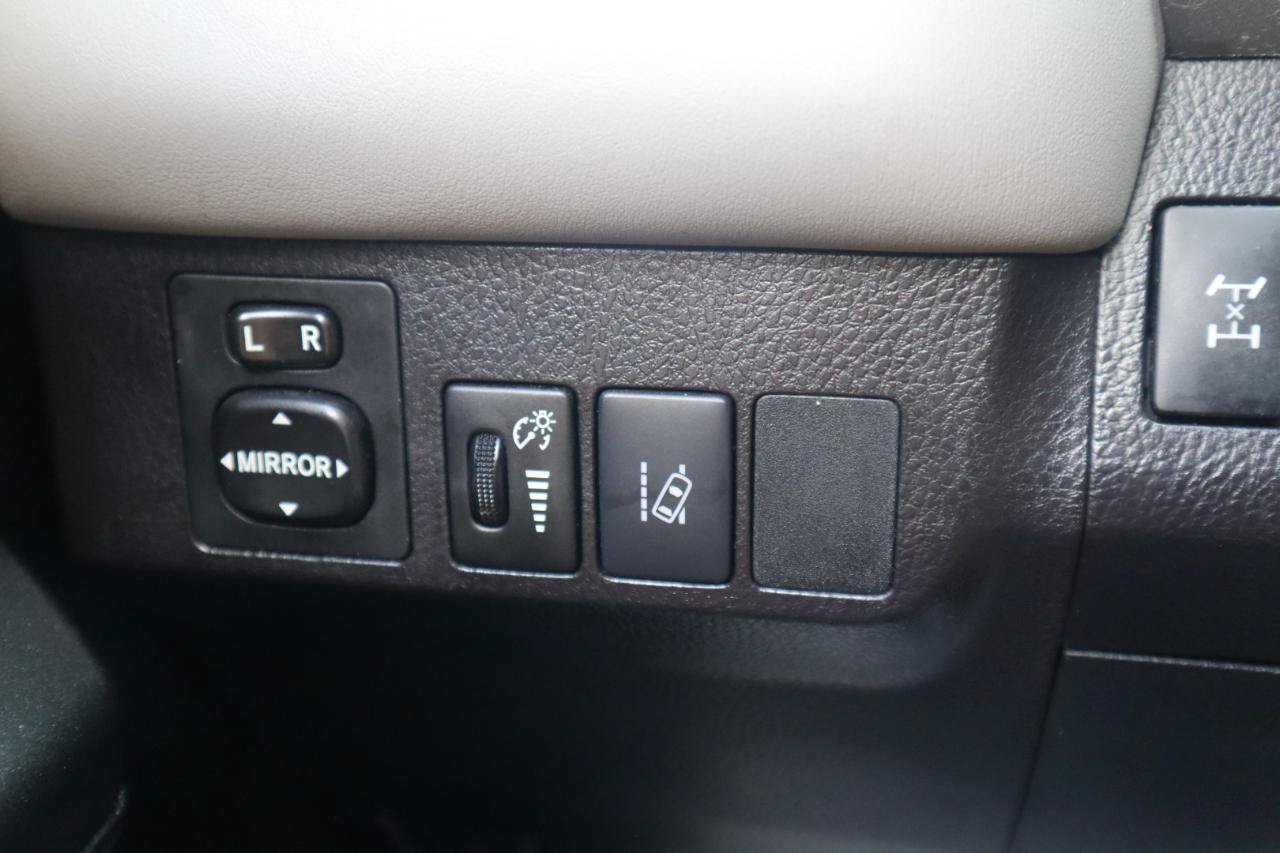 Used 2017 Toyota RAV4 XLE AWD/4WD image 54