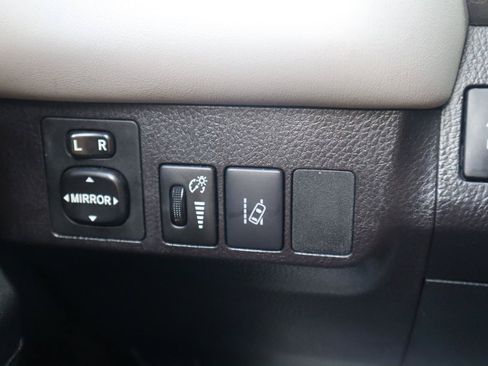 Used 2017 Toyota RAV4 XLE AWD/4WD image 54