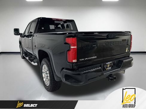 Used 2025 Chevrolet Silverado 3500 LT w/ Z71 Chrome Sport Edition AWD/4WD image 11