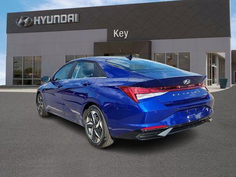 Certified 2023 Hyundai Elantra Limited w/ Cargo Package FWD image 5