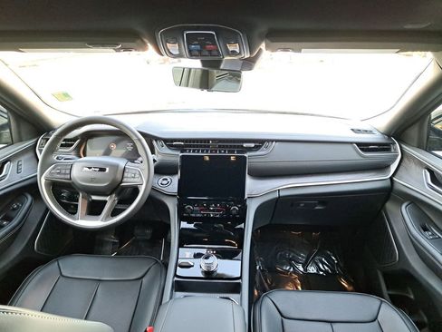New 2025 Jeep Grand Cherokee Limited w/ Luxury Tech Group II AWD/4WD image 18