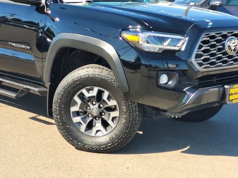 Used 2023 Toyota Tacoma TRD Off-Road AWD/4WD image 9