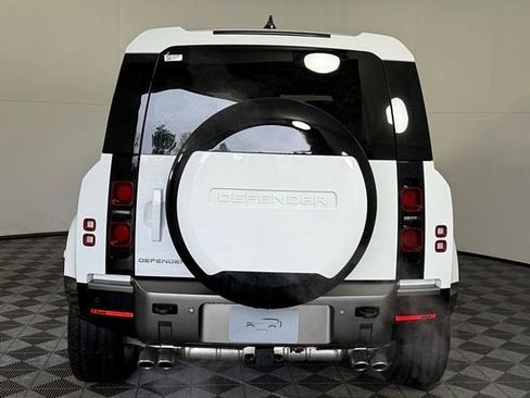 New 2025 Land Rover Defender 110 X-Dynamic SE image 7