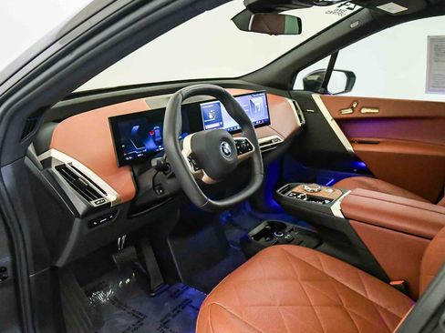 Certified 2024 BMW iX xDrive50 w/ Premium Package AWD/4WD image 17