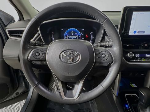 Used 2023 Toyota Corolla Cross XLE FWD image 18