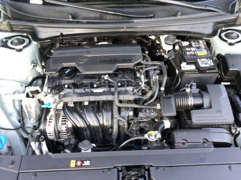 Used 2025 Kia K4 LXS image 32