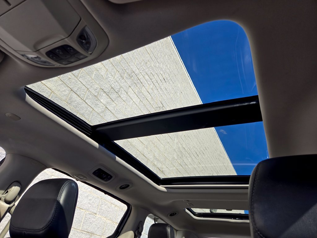 Used 2017 Chrysler Pacifica Limited FWD image 36