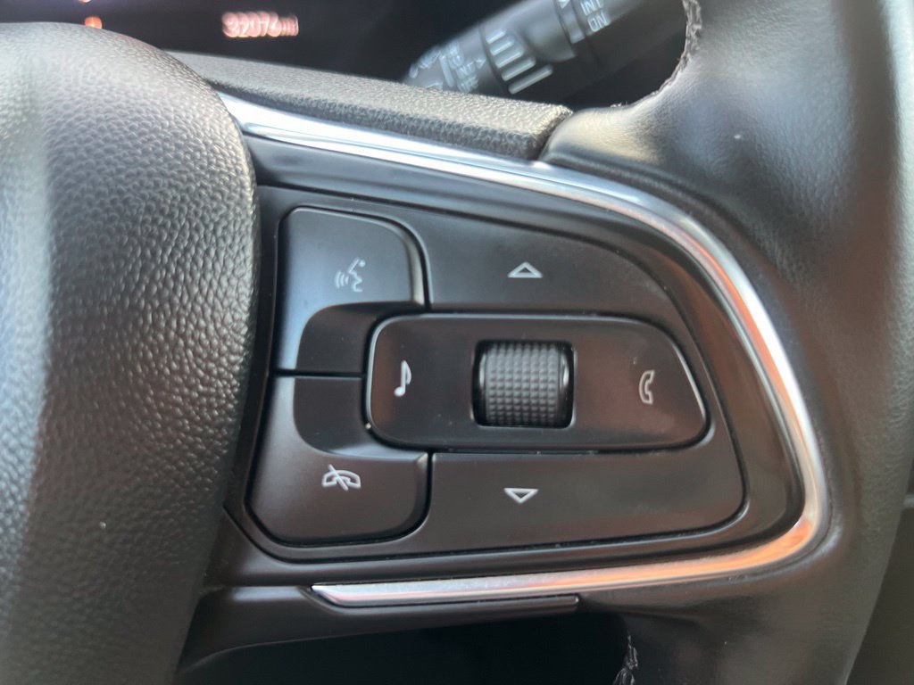 Used 2024 Buick Encore GX Sport Touring FWD image 40