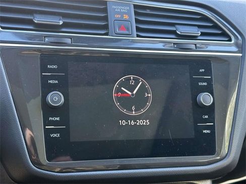 Used 2022 Volkswagen Tiguan SE image 25