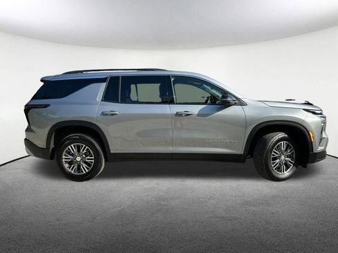 Used 2026 Chevrolet Traverse LT w/ Enhanced Driving Package AWD/4WD image 15