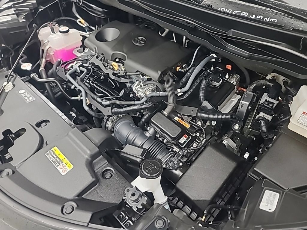 Used 2025 Toyota Sienna LE FWD image 43