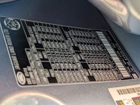 Used 2018 Land Rover Range Rover Velar R-Dynamic SE image 27