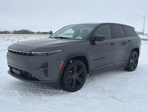 Used 2024 Jeep Wagoneer Launch Edition image 2