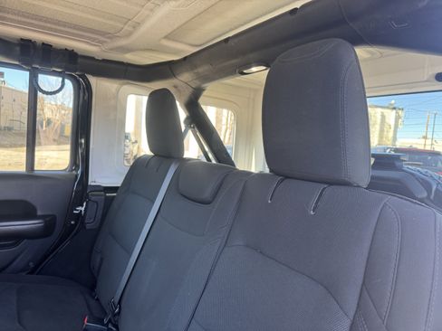 Used 2018 Jeep Wrangler Unlimited Sport S image 15