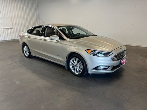 Used 2017 Ford Fusion Energi SE FWD image 2