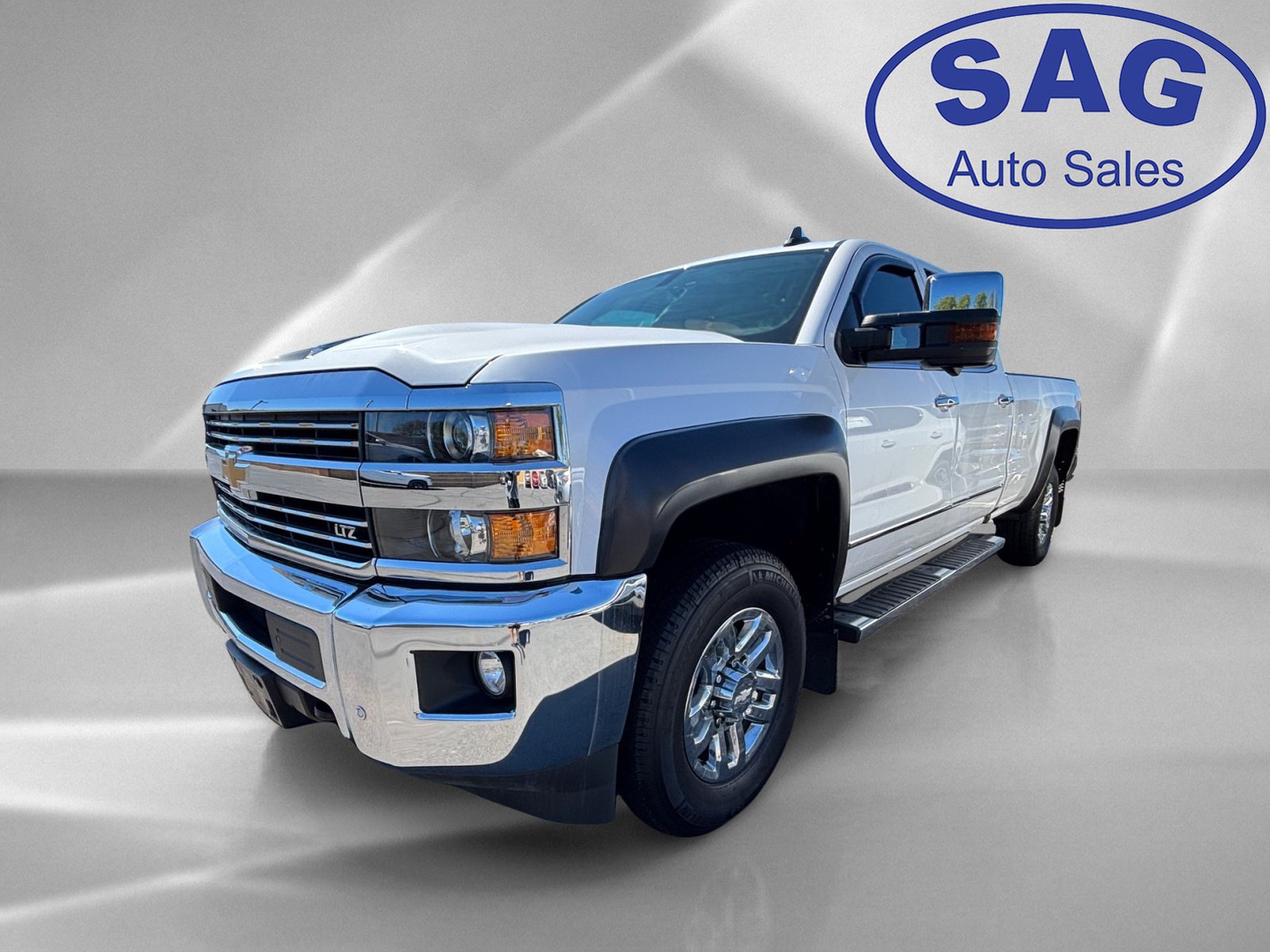 Used 2019 Chevrolet Silverado 3500 LTZ w/ Duramax Plus Package AWD/4WD image 5