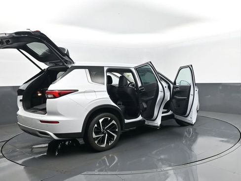 Used 2023 Mitsubishi Outlander SE AWD/4WD image 34