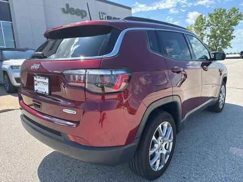 Used 2022 Jeep Compass Latitude image 9