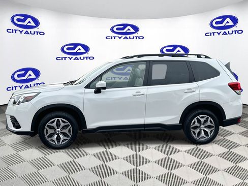 Used 2023 Subaru Forester Premium image 7