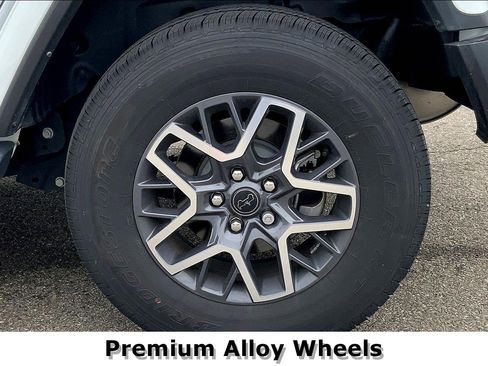 Used 2024 Jeep Wrangler Sahara image 9