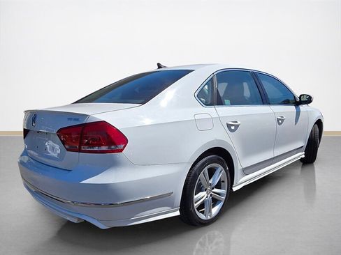 Used 2015 Volkswagen Passat 3.6 SEL Premium FWD image 4