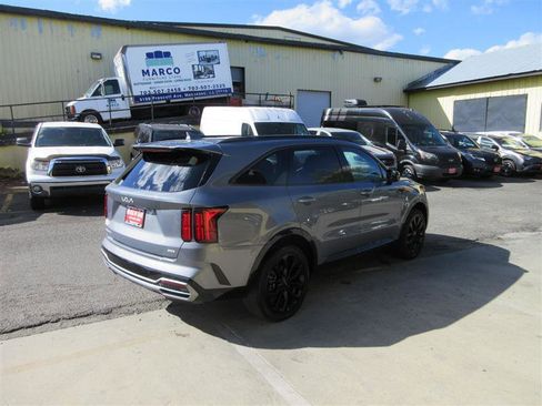 Used 2023 Kia Sorento SX AWD/4WD image 8