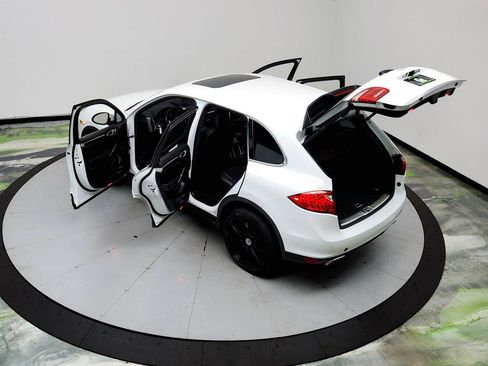 Used 2013 Porsche Cayenne Diesel AWD/4WD image 39