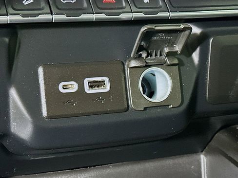 Used 2022 Chevrolet Silverado 1500 LT Trail Boss image 23