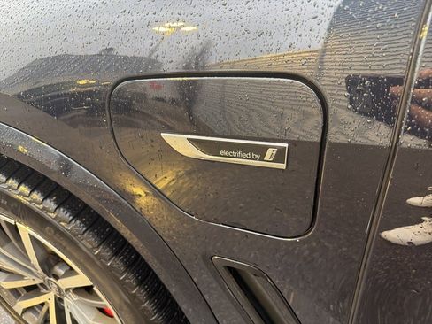 Used 2023 BMW X5 xDrive45e w/ Executive Package image 9