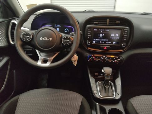 Used 2025 Kia Soul LX w/ LX Technology Package image 22