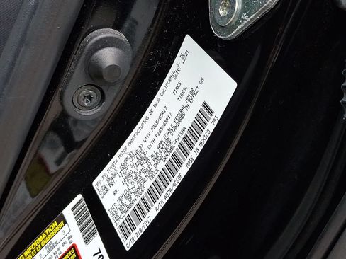 Used 2022 Toyota Tacoma TRD Sport w/ Technology Package AWD/4WD image 31