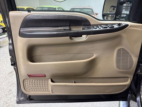 Used 2005 Ford F350 XLT image 22