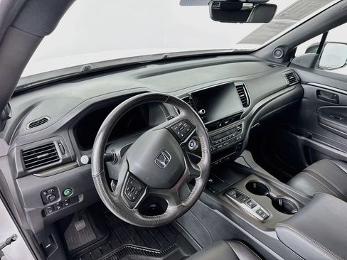 Used 2025 Honda Ridgeline TrailSport image 9