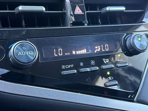 Used 2024 Toyota Camry XLE FWD image 28
