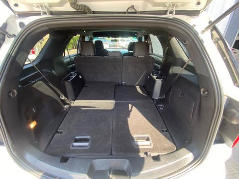 Used 2017 Ford Explorer XLT FWD image 31