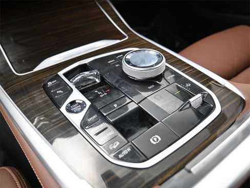 Used 2023 BMW X7 xDrive40i w/ Executive Package image 25