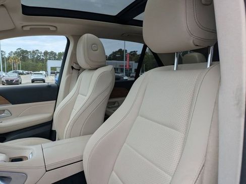 Used 2022 Mercedes-Benz GLE 350 4MATIC w/ Premium Package image 14