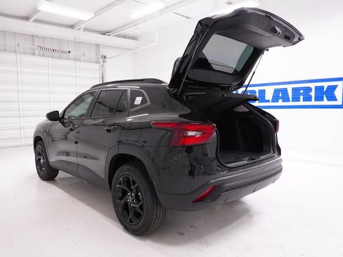 New 2026 Chevrolet Trax LT image 8