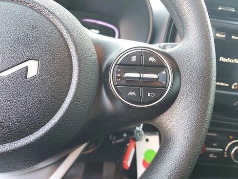 Certified 2025 Kia Soul LX w/ LX Technology Package FWD image 24