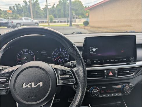 Used 2023 Kia Forte GT-Line w/ GT-Line Premium Package FWD image 13